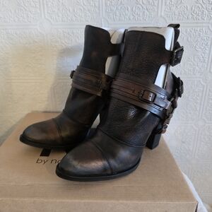 NWT Naughty Monkey Shelia Harness Ankle Boots Tan Size 8